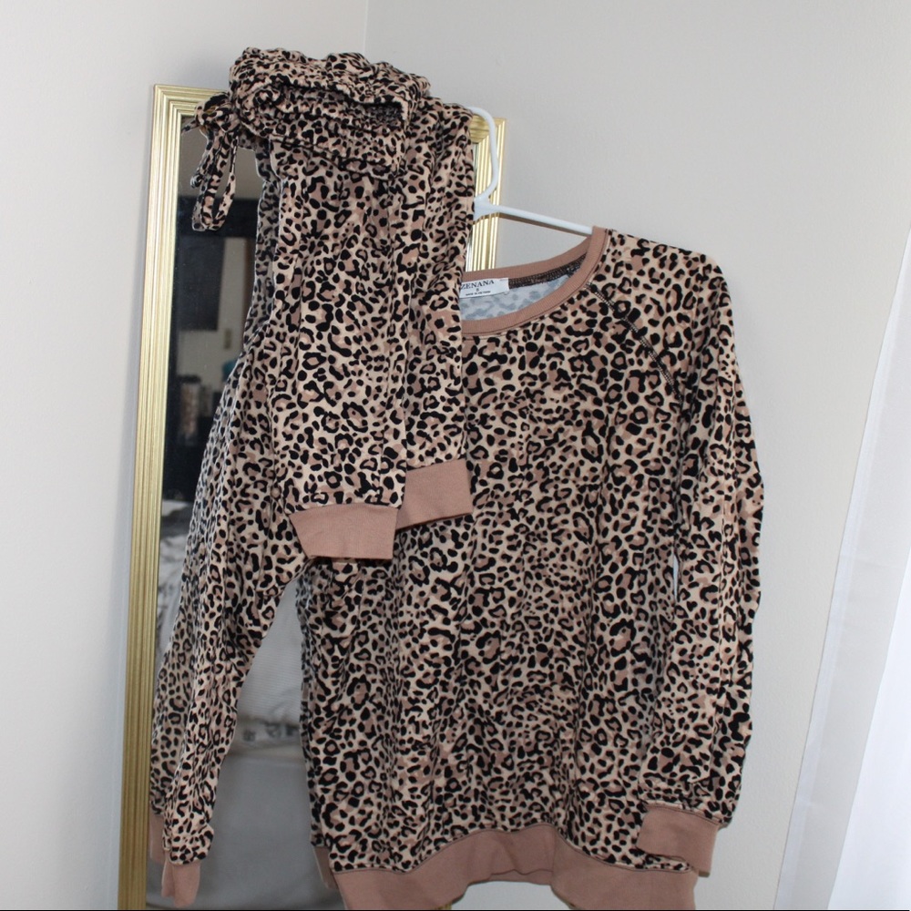 Animal print set - joggers / sweatshirt